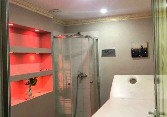 Ambiente Commerciale in Affitto a Tirana - 300 Euro