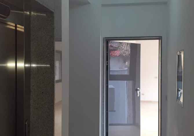 Ambiente Commerciale in Affitto a Durazzo - 500 Euro