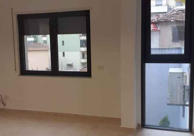 Ambiente Commerciale in Affitto a Durazzo - 500 Euro