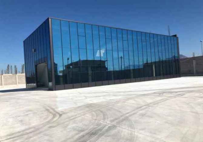 Shitet ambient multifunksional, ndertese 2 kate 💶Çmimi: 600.000 Euro 📌 Rinas