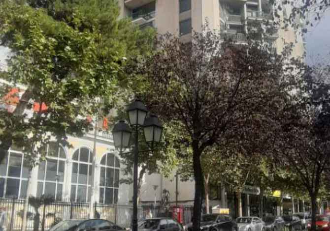 Ambiente Commerciale in Affitto a Tirana - 40,000 Leke