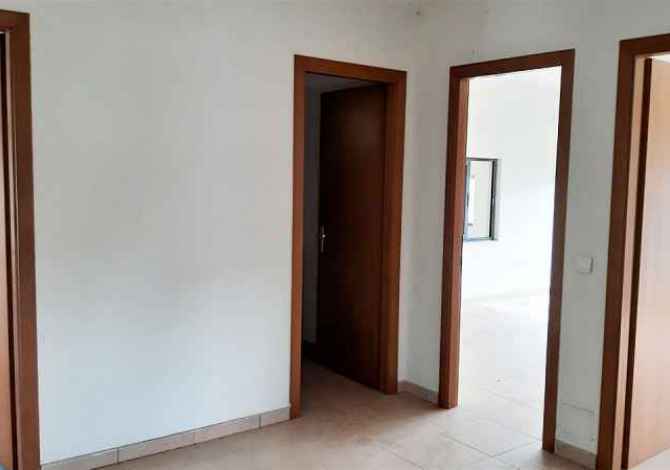 SHITET MAGAZINE AUTOSTRADA TIRANE – DURRES PAS MBIKALIMIT TE RINASIT