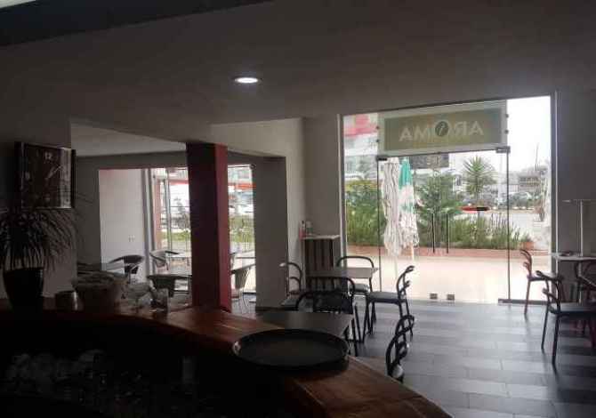 Ambiente Commerciale in Affitto a Valona - 50,000 Leke