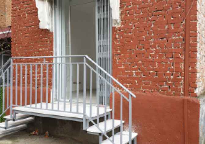 Tirane, shes ambjent biznesi Kati 1, 22 m2 42.500 Euro (Bulevardi Zhan D'Ark)