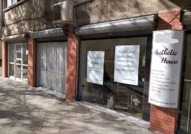 Ambiente Commerciale in Affitto a Koriza - 12,000 Leke