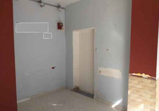 Ambiente Commerciale in Affitto a Koriza - 12,000 Leke