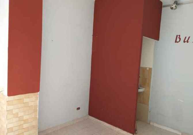 Ambiente Commerciale in Affitto a Koriza - 12,000 Leke