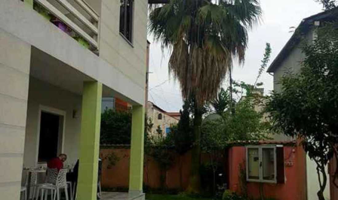 OKAZION; SHITET HOSTEL/ ZONA ” LAPRAKES”