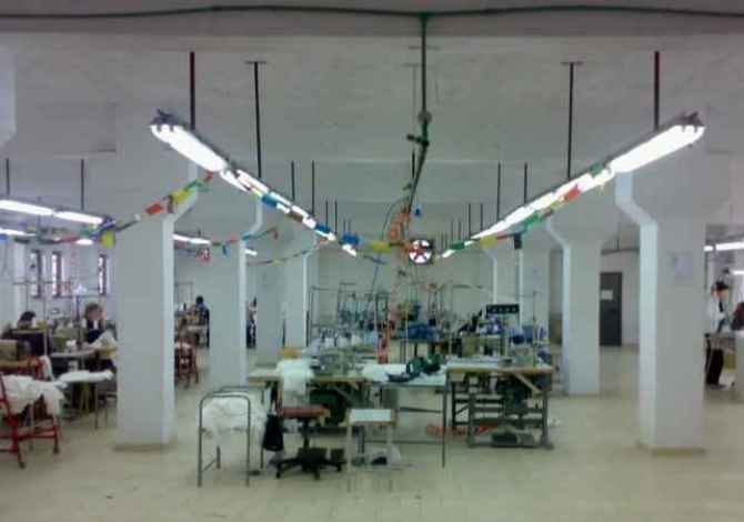 Ambiente Commerciale in Affitto a Tirana - 1,100 Euro