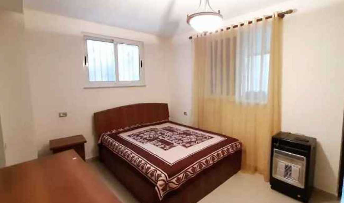 Shitet objekt i perfunduar te porti ne Sarande