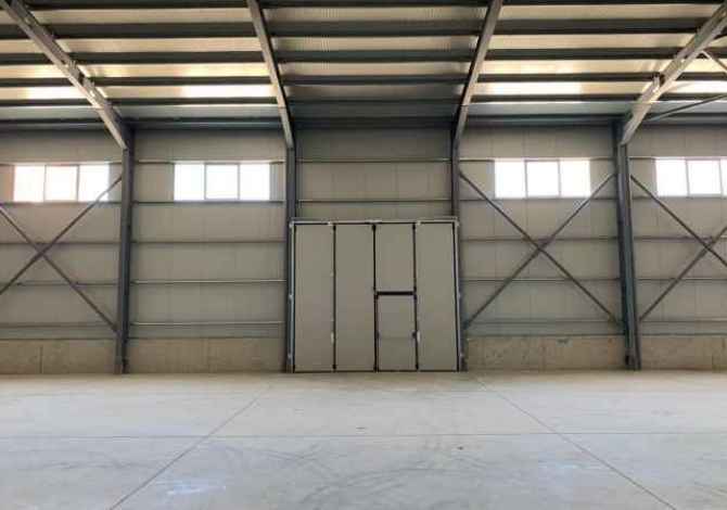 Ambiente Commerciale in Affitto a Tirana - 2,700 Euro