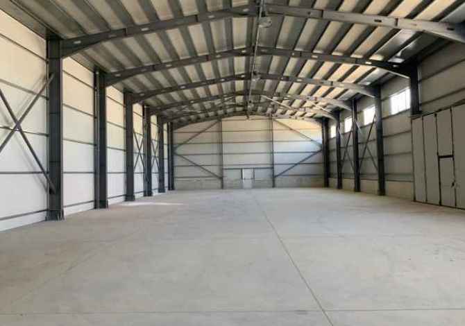 Ambiente Commerciale in Affitto a Tirana - 2,700 Euro