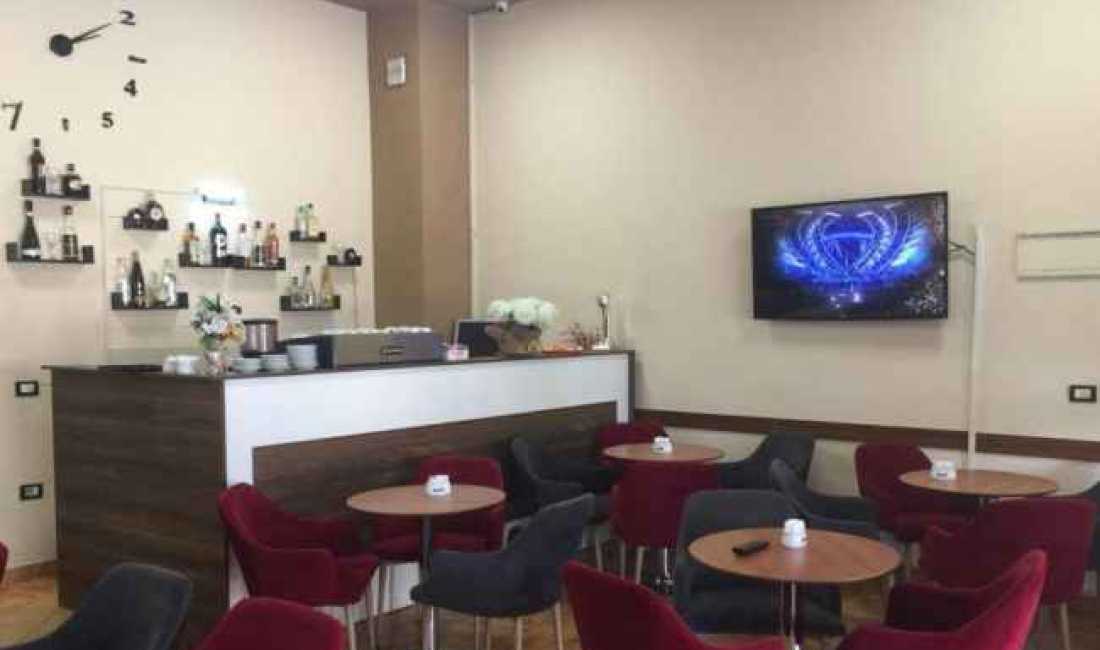 OKAZION SHITET AMBIENTI DHE BIZNESI NE RRUGEN 5 MAJI