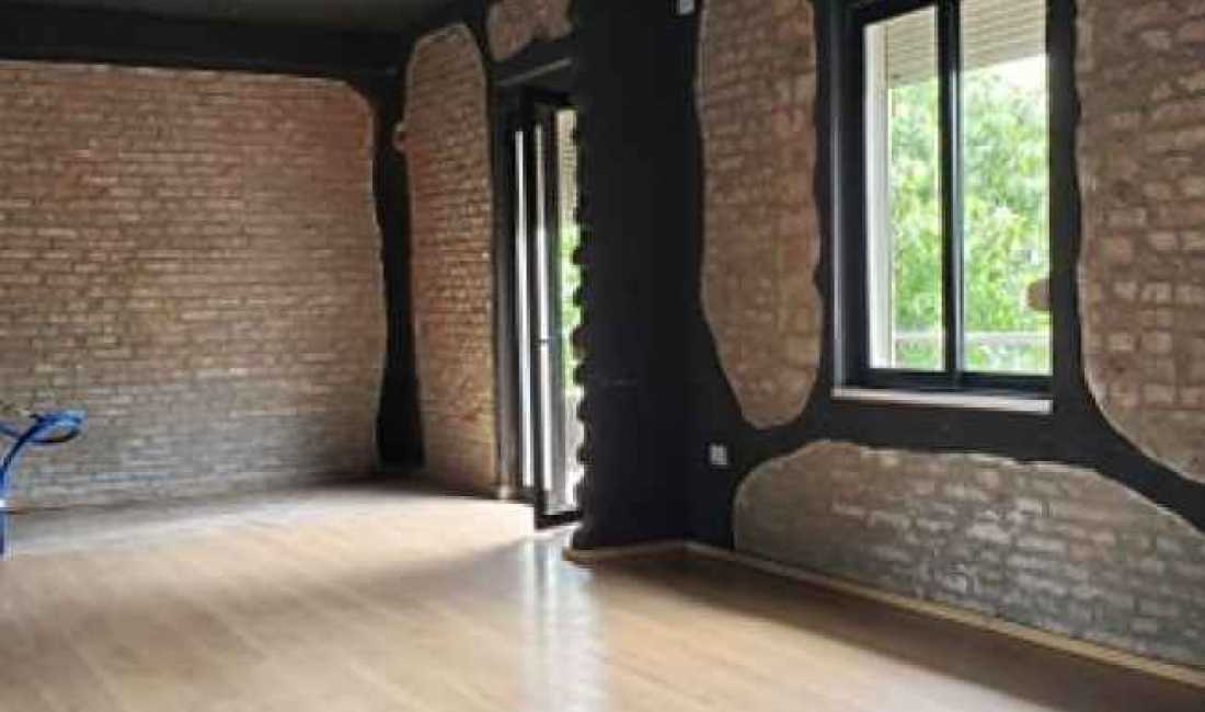 🏘Jepet me qera ambient ne qender Durres