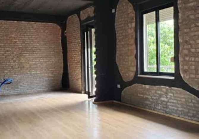 Ambiente Commerciale in Affitto a Durazzo - 500 Euro