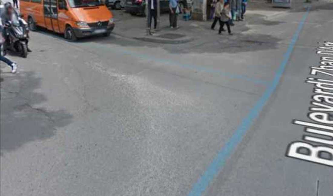 Shitet Dyqan Buze Rruge- Bulevardi Zhan Dark- ATSH