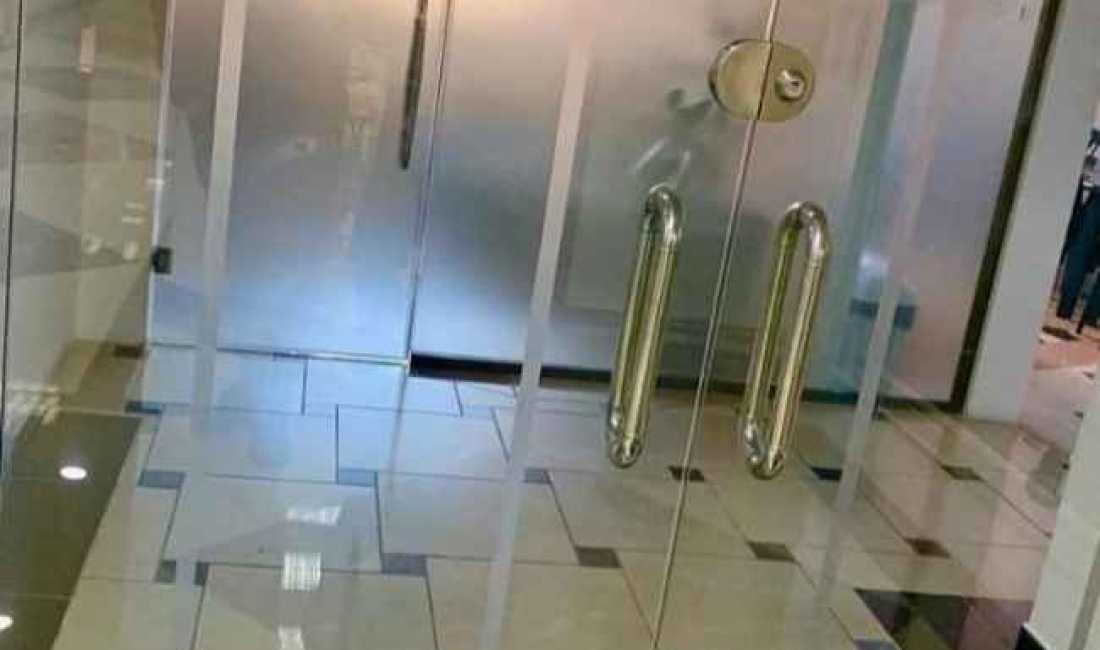 Super ambjent biznesi ne shitje. 