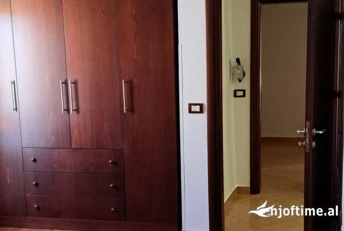 Shtepi ne shitje Apartament ne Berat, 1+1, Mobilimi Pjeserisht e mobiluar, Pagesa 3,500,000  Leke.