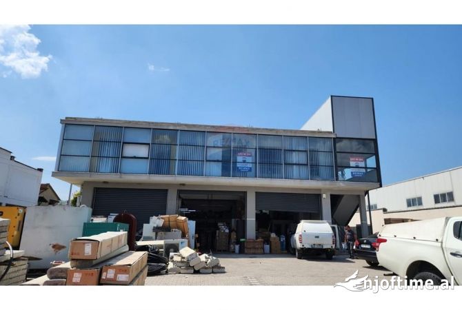 Ambiente Commerciale in Affitto 4+1 a Tirana - 2,000 Euro