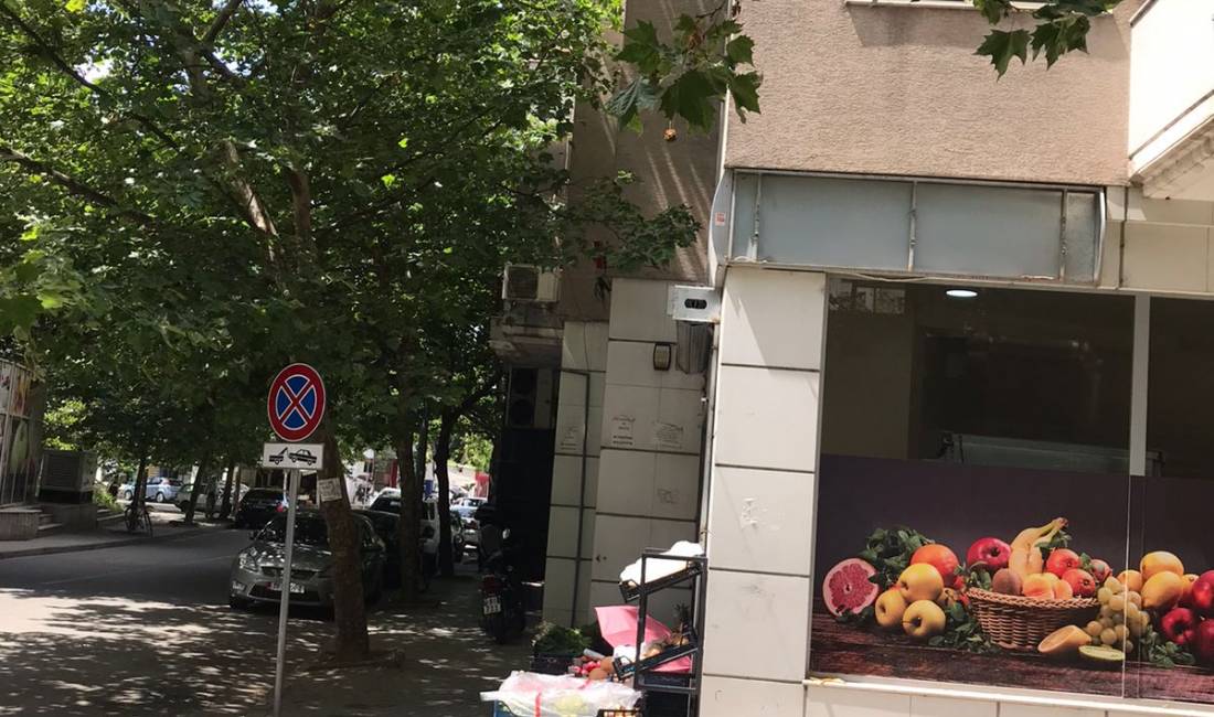 Tirane, shitet dyqan Kati 0, 62 m2 2.000 Euro/m2 (Don Bosko)