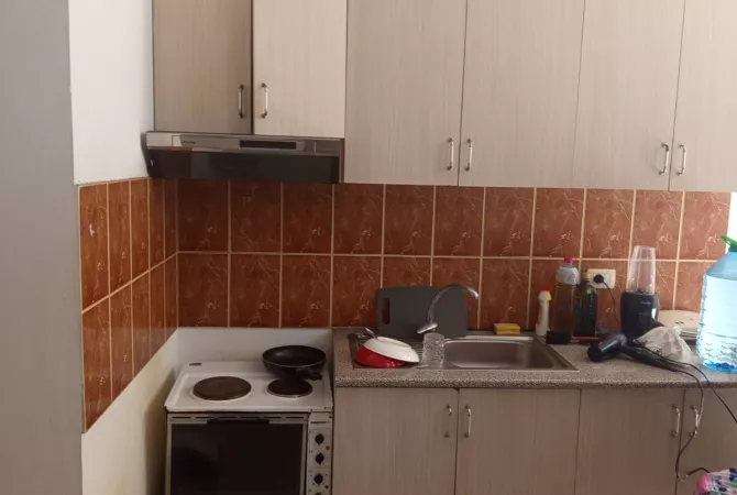 Shtepi me qera Apartament ne Tirane, 1+1, Mobilimi E mobiluar, Pagesa 25,000  Leke.
