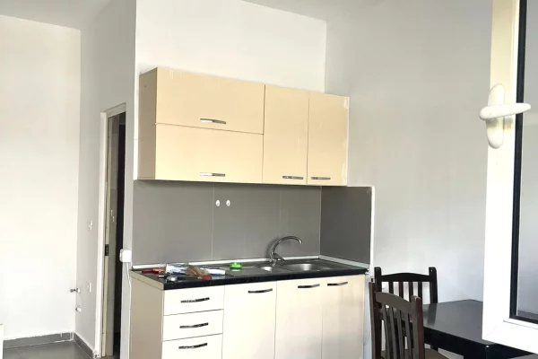Casa in affitto Garsoniere a Tirana - 20,000 Leke
