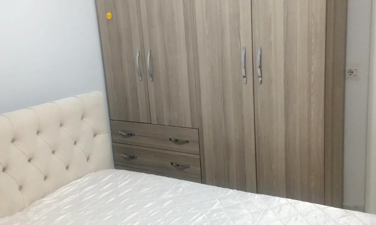Shtepi me qera Apartament ne Tirane, 2+1, Mobilimi E mobiluar, Pagesa 35,000  Leke.
