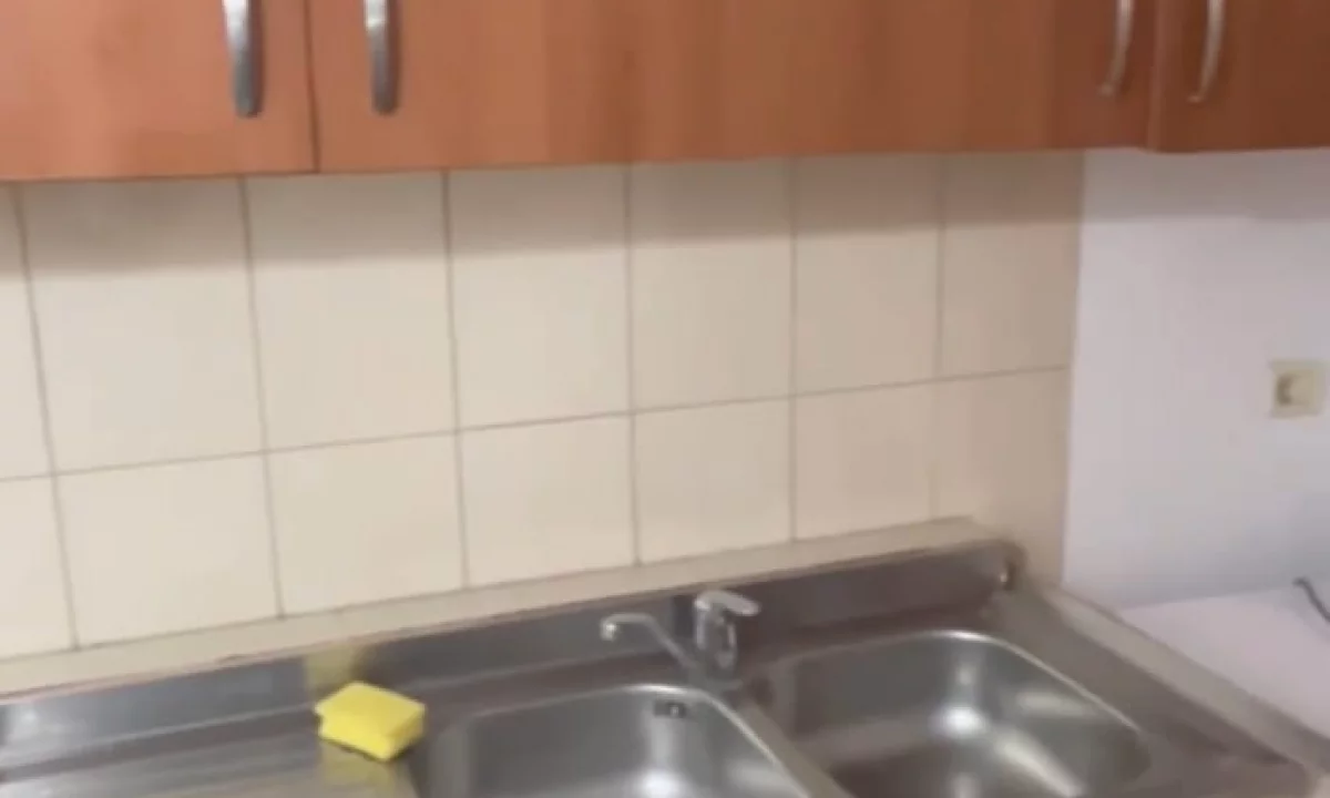 Shtepi me qera Apartament ne Tirane, Garsoniere, Mobilimi E mobiluar, Pagesa 20,000  Leke.