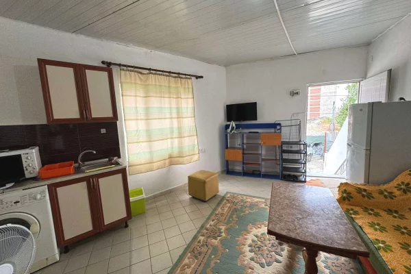 GARSIONERE 22000 LEKE.BULEVARDI I RI