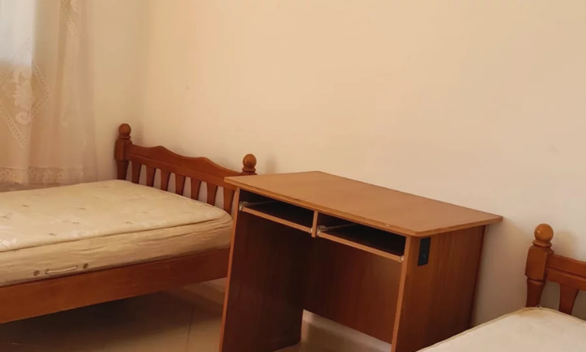 Shtepi me qera Apartament ne Tirane, 1+1, Mobilimi E mobiluar, Pagesa 25,000  Leke.
