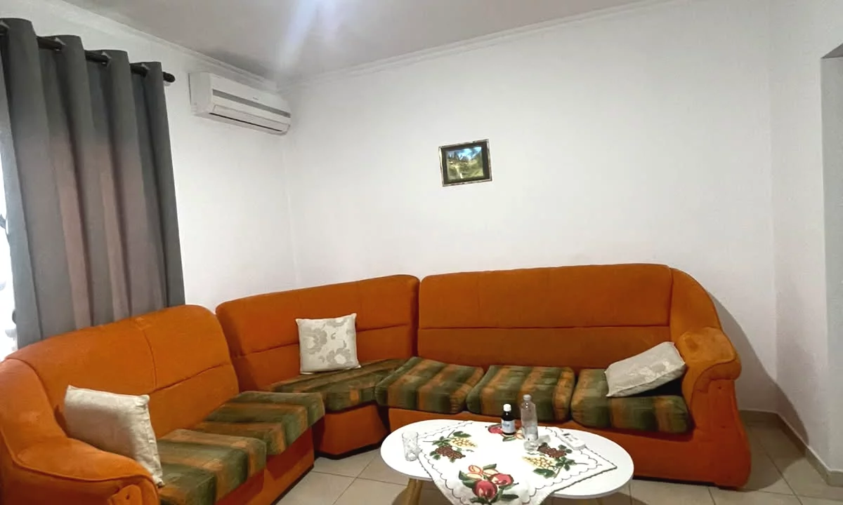 Shtepi me qera Apartament ne Tirane, 2+1, Mobilimi E mobiluar, Pagesa 40,000  Leke.