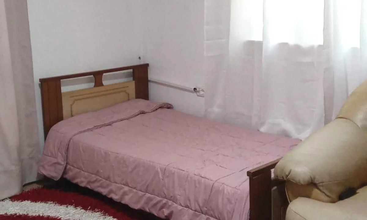 Shtepi me qera Apartament ne Tirane, Garsoniere, Mobilimi E mobiluar, Pagesa 32,000  Leke.