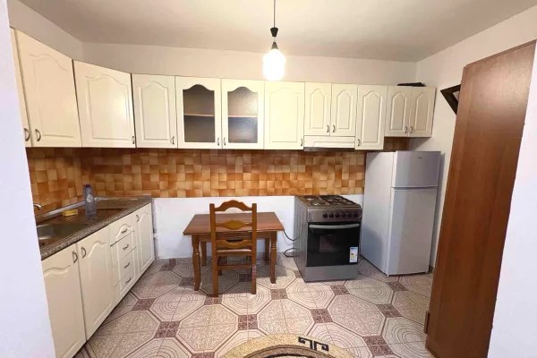 Shtepi me qera Garsoniere ne Tirane - 22,000 Leke