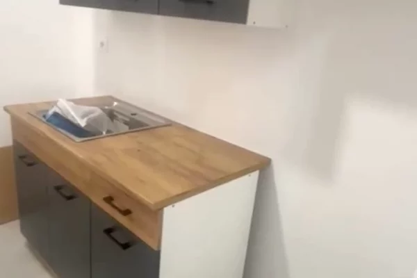 House for Rent Apartment in Tirana, Garsoniere, Furniture Furnished, Payment 34,000  Leke.