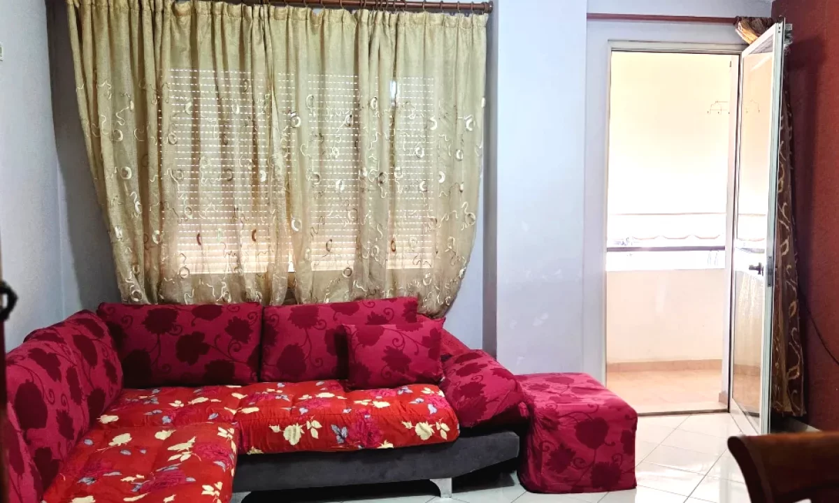 Shtepi me qera Apartament ne Tirane, 1+1, Mobilimi E mobiluar, Pagesa 40,000  Leke.