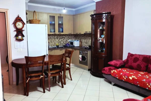 Shtepi me qera Apartament ne Tirane, 1+1, Mobilimi E mobiluar, Pagesa 40,000  Leke.