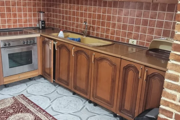 Shtepi me qera Apartament ne Tirane, 1+1, Mobilimi E mobiluar, Pagesa 50,000  Leke.
