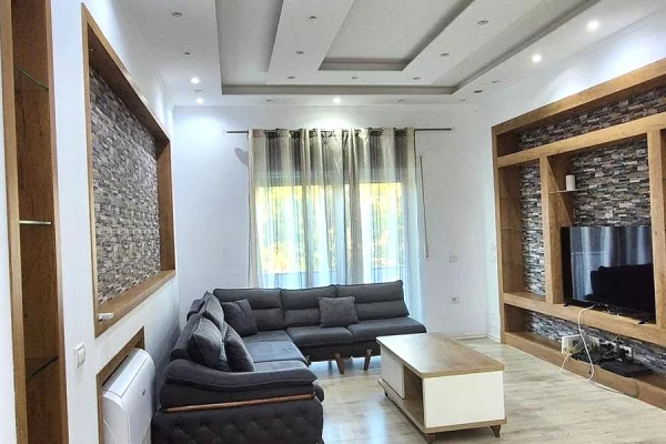 Shtepi me qera 2+1 ne Tirane - 100,000 Leke