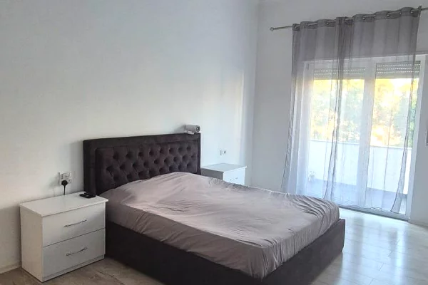Shtepi me qera Apartament ne Tirane, 2+1, Mobilimi E mobiluar, Pagesa 100,000  Leke.