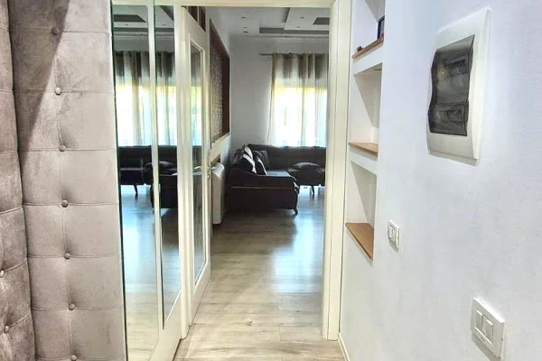 Shtepi me qera Apartament ne Tirane, 2+1, Mobilimi E mobiluar, Pagesa 100,000  Leke.