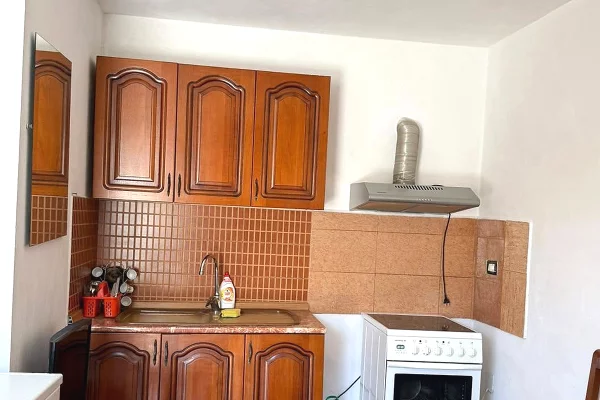 Shtepi me qera Apartament ne Tirane, Garsoniere, Mobilimi E mobiluar, Pagesa 25,000  Leke.