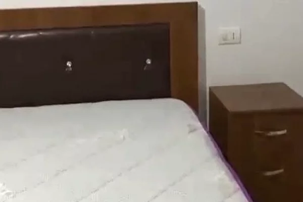 Shtepi me qera Apartament ne Tirane, 2+1, Mobilimi E mobiluar, Pagesa 40,000  Leke.
