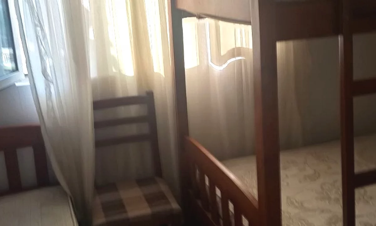 Shtepi me qera Apartament ne Tirane, Garsoniere, Mobilimi E mobiluar, Pagesa 30,000  Leke.