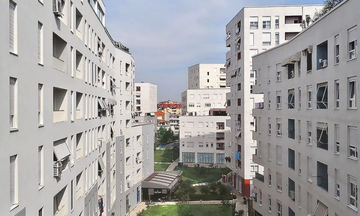 Shtepi me qera Apartament ne Tirane, 2+1, Mobilimi E mobiluar, Pagesa 23,000  Leke.