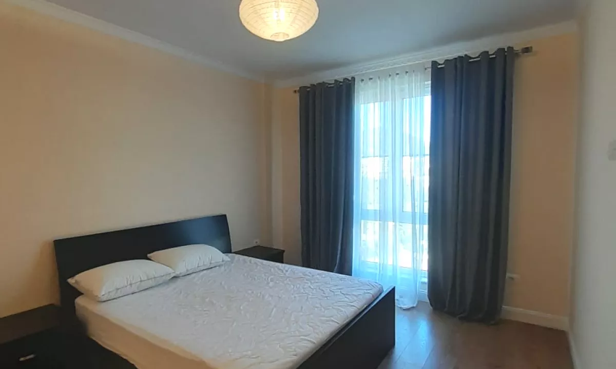Shtepi me qera Apartament ne Tirane, 2+1, Mobilimi E mobiluar, Pagesa 550  Euro.