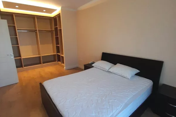 Shtepi me qera Apartament ne Tirane, 2+1, Mobilimi E mobiluar, Pagesa 550  Euro.