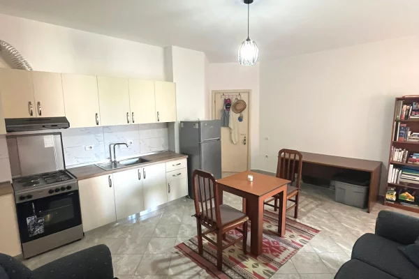 Apartament 1+1 Me Qera Pranë Liqenit Thatë Tiranë