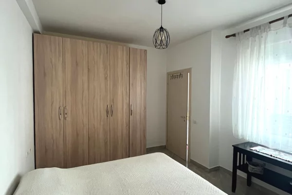 Shtepi me qera Apartament ne Tirane, 1+1, Mobilimi E mobiluar, Pagesa 480  Euro.