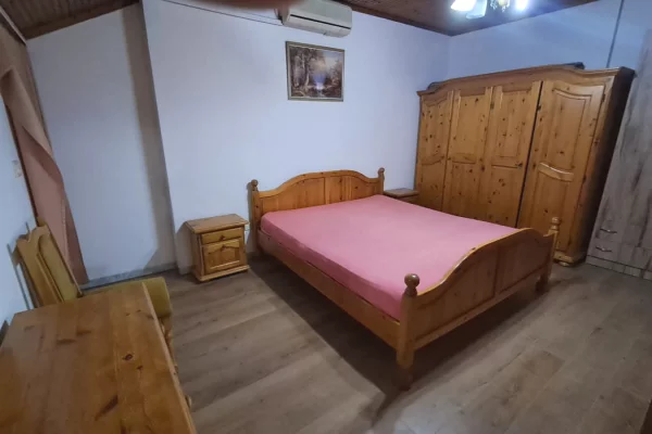 Shtepi me qera Shtepi Private ne Tirane, 1+1, Mobilimi E mobiluar, Pagesa 450  Euro.