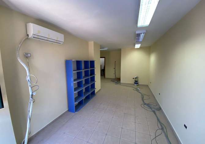 Ambient biznesi me qera 3+1 ne Tirane - 30,000 Leke